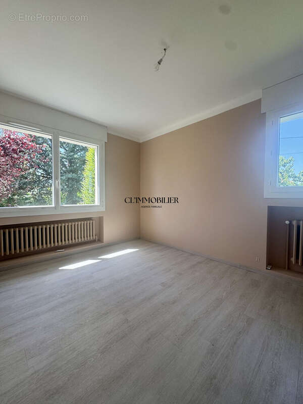 Appartement à SAINT-JUST-SAINT-RAMBERT