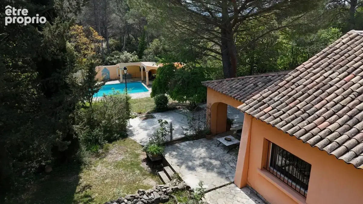 Saint-Marc-Jaumegarde — Propriété de charme avec piscine & dépendances à fort rendement locatif (10 min d'Aix) - photo 5