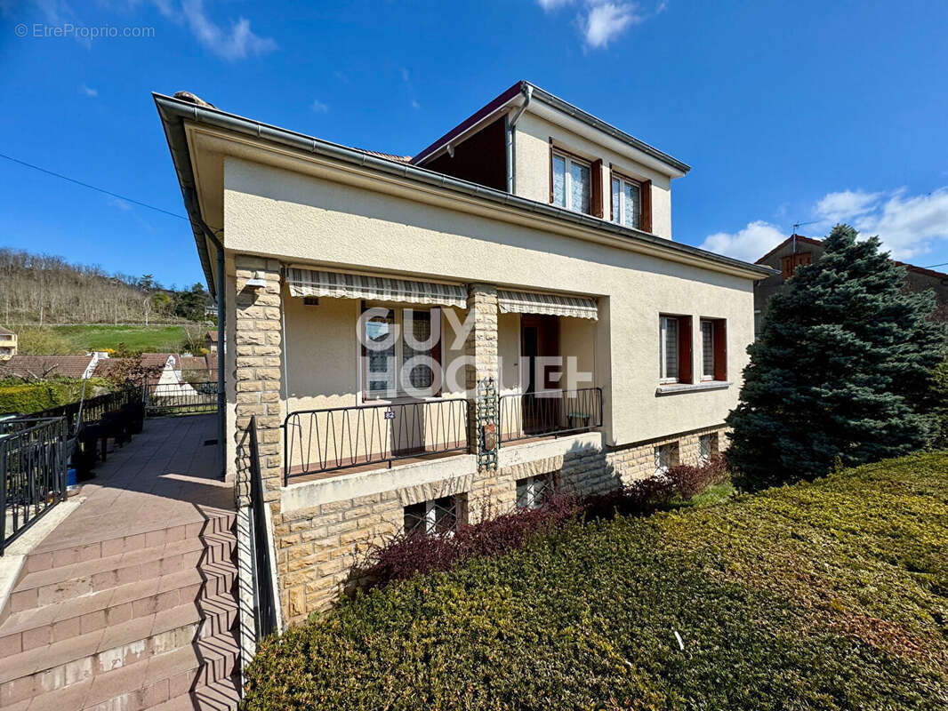 À vendre au CREUSOT (71200), maison 6 pièces d'environ 134 m². - photo 8