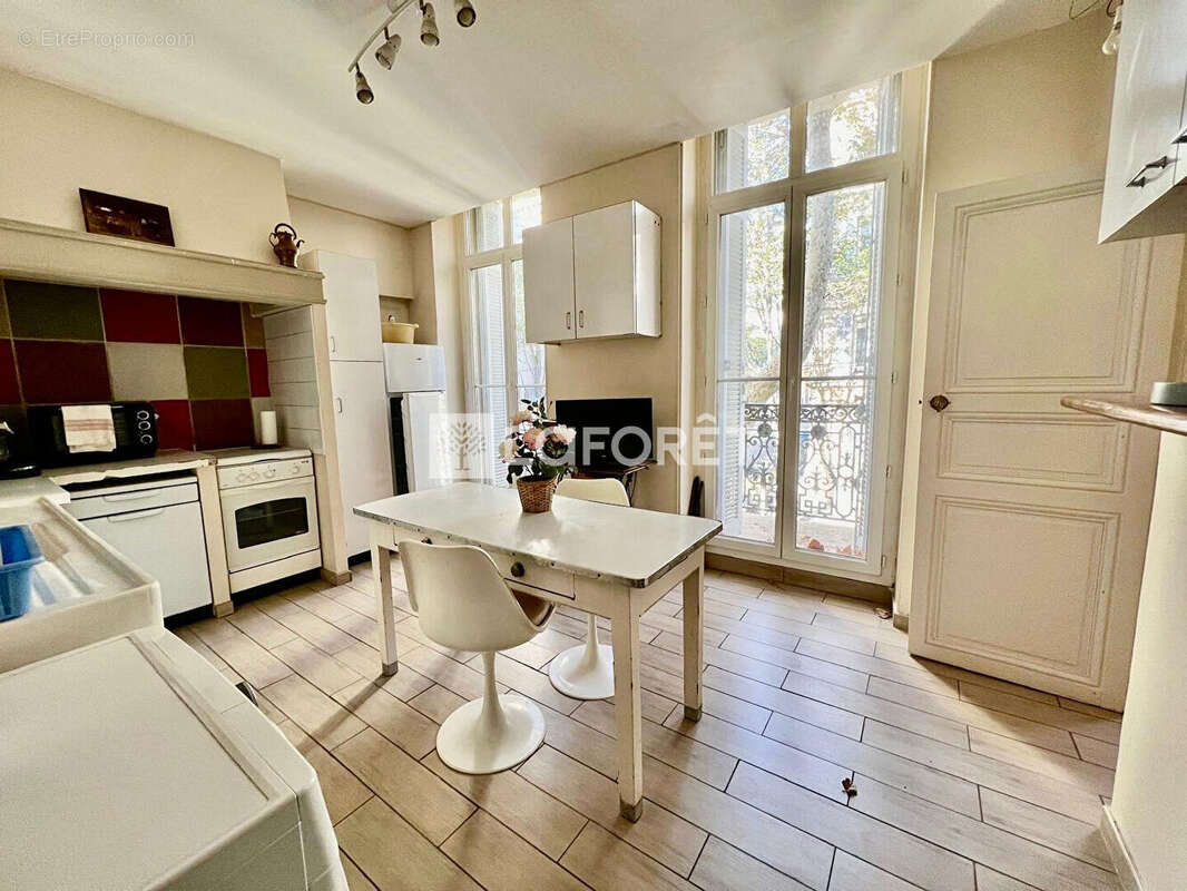 Appartement à MARSEILLE-1E