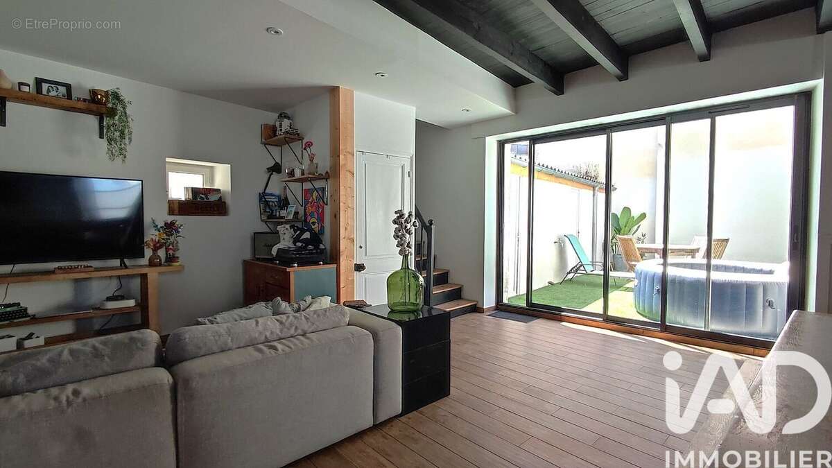 Maison 86 m² à Angoulins  - photo 4