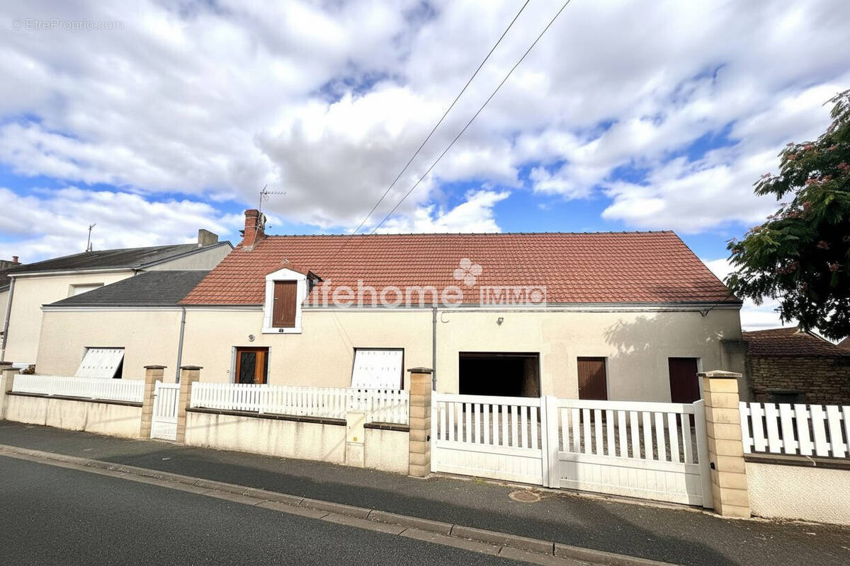 Maison à COINGS