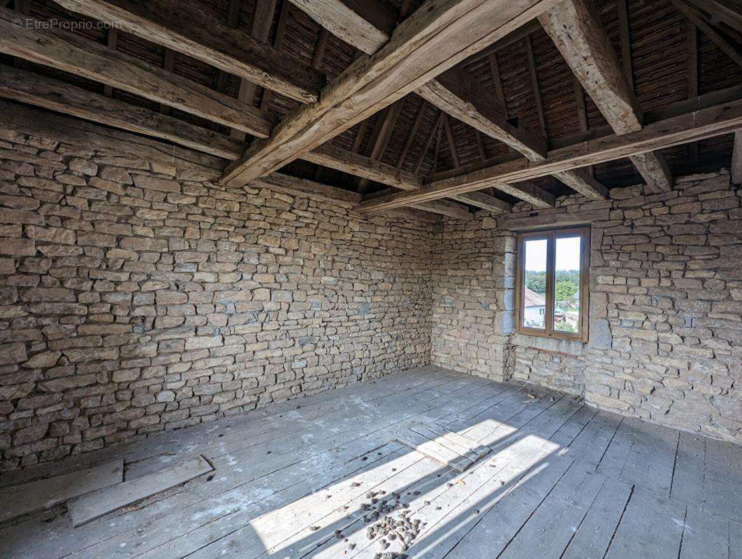 Maison à BOUHANS-LES-MONTBOZON