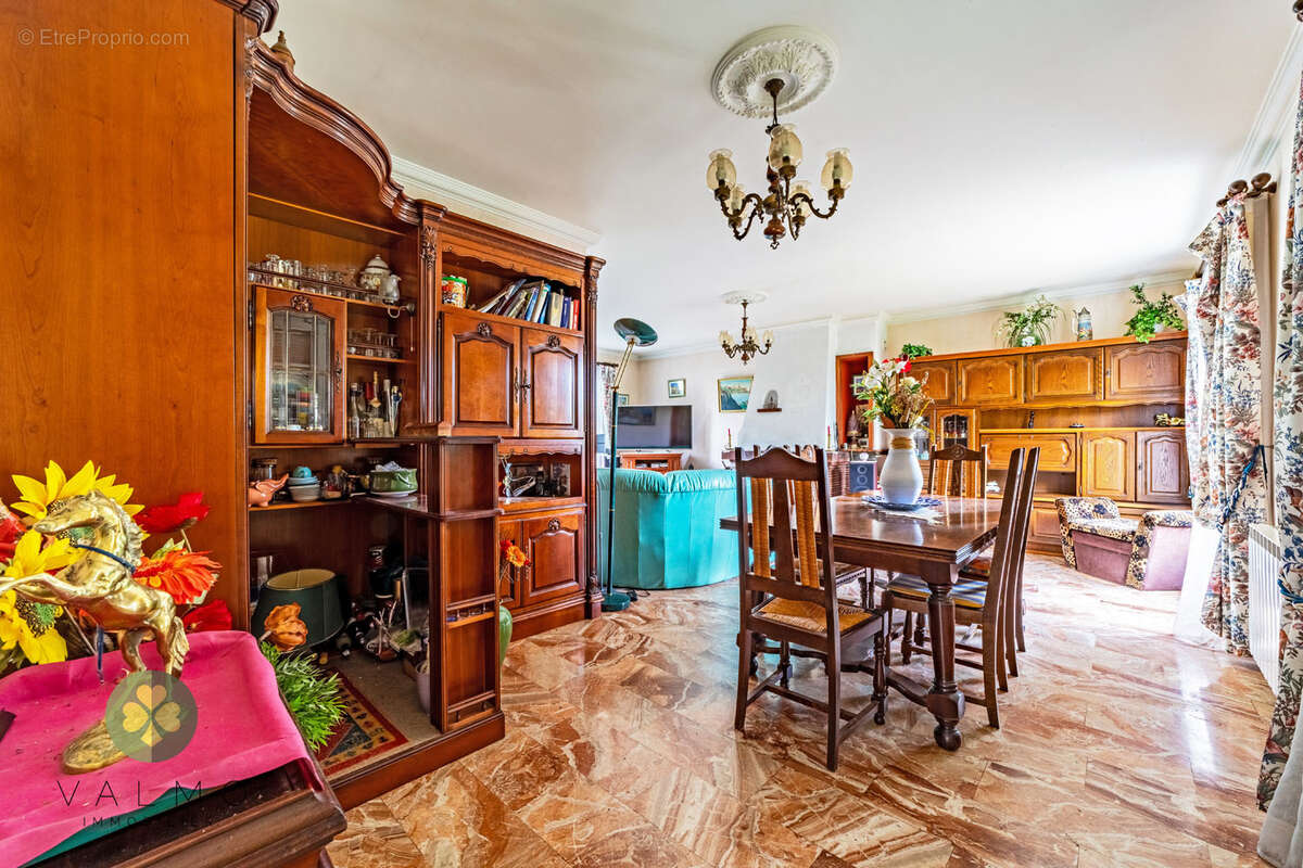 Maison à BEYNES