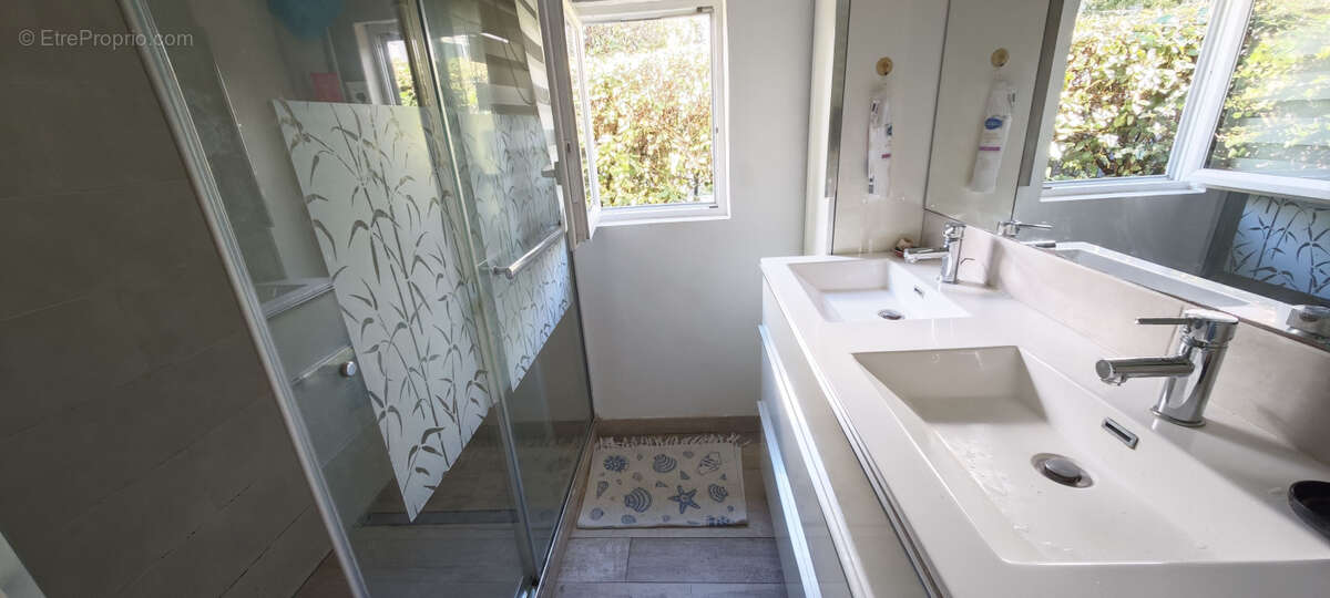 Maison à ROQUEBRUNE-SUR-ARGENS