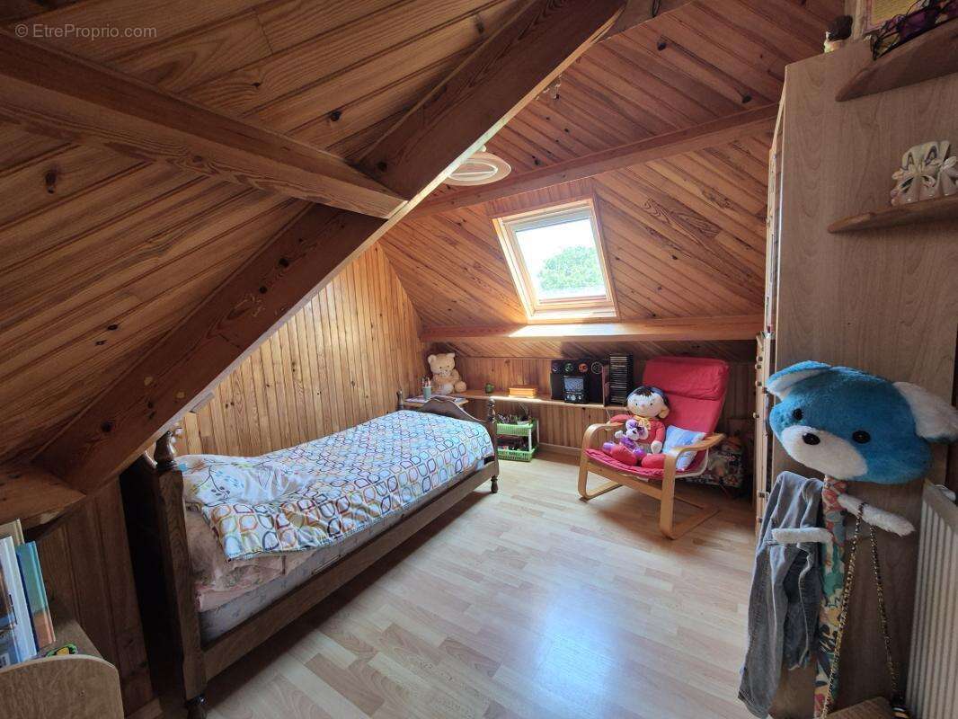 Maison en pierres sous ardoises -- 5 chambres, double garage - photo 14
