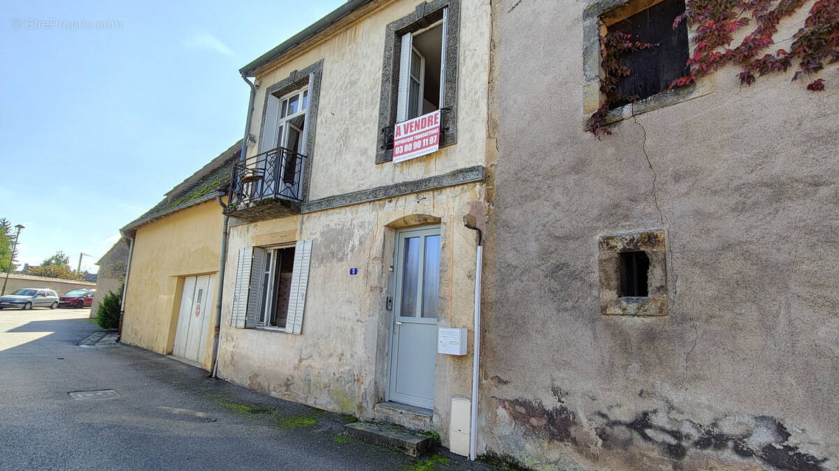 Maison à ARNAY-LE-DUC