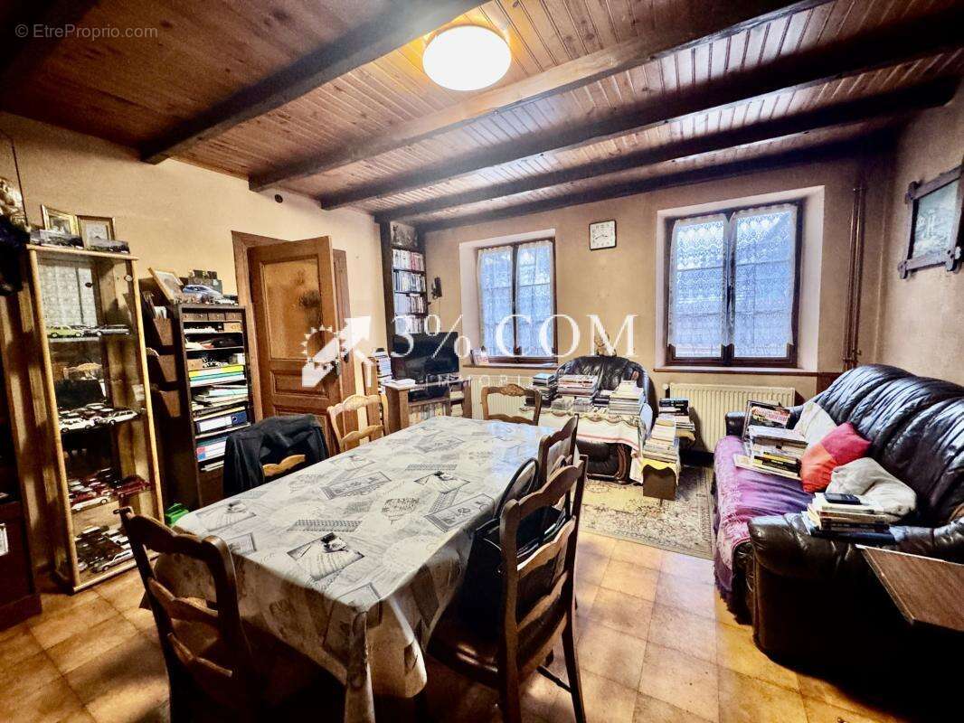 3%COM Maison  à rénover avec grange sur 7 ares - photo 4