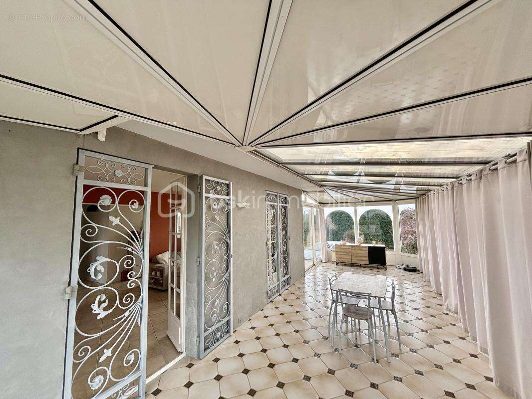 Maison à THORIGNY-SUR-OREUSE