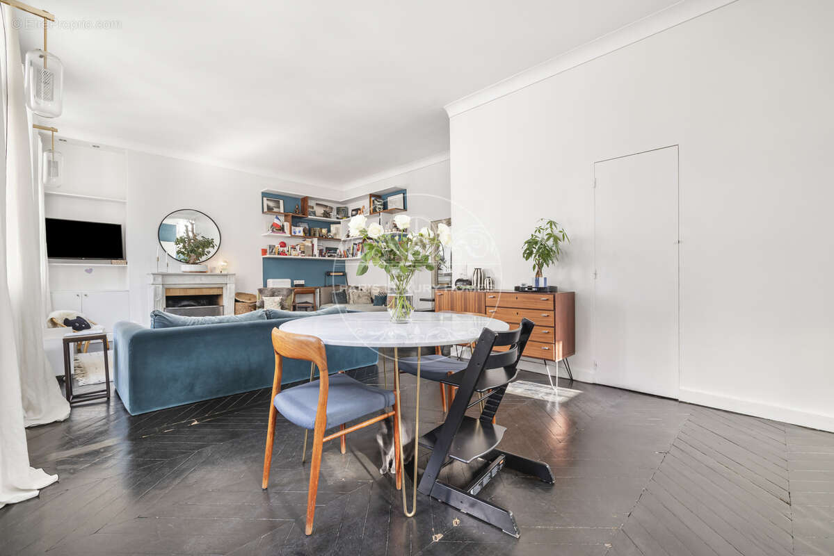 Appartement à PARIS-2E