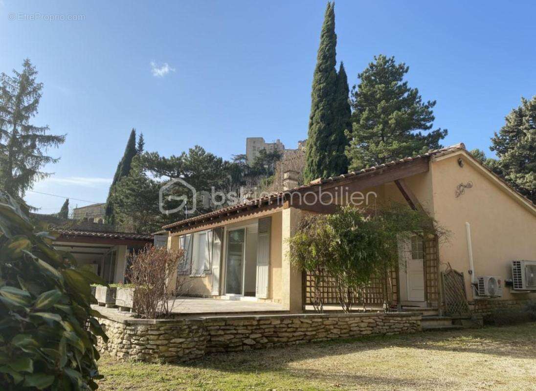 LACOSTE (84) - Maison de plain-pied avec piscine - Vue imprenable sur le Luberon  - Idéal famille ou investissement - photo 2