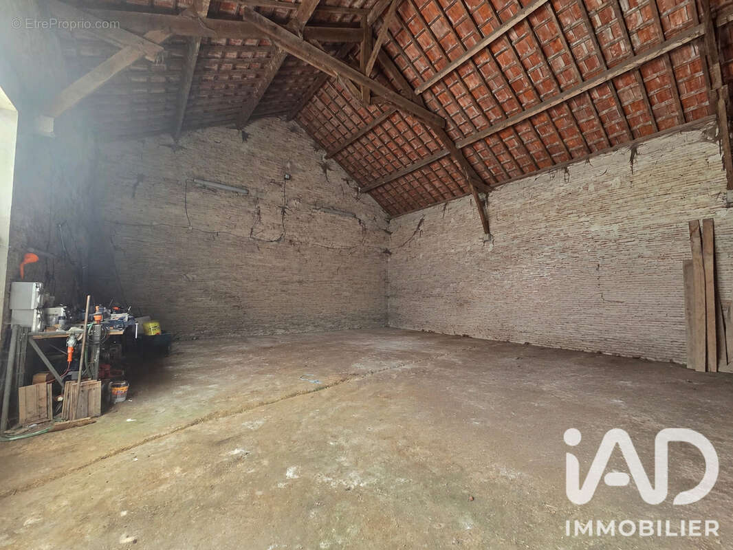 Maison 144 m² à Charmont  - photo 6