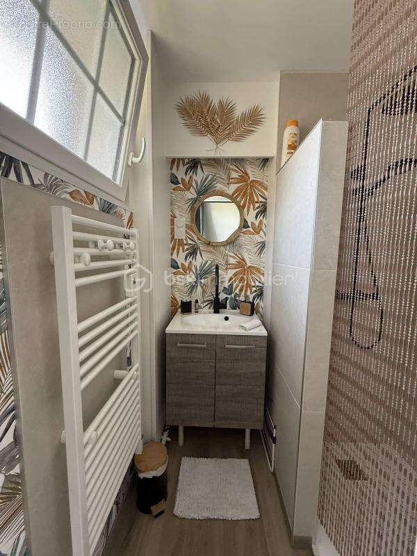 Appartement à MAGNY-LE-DESERT