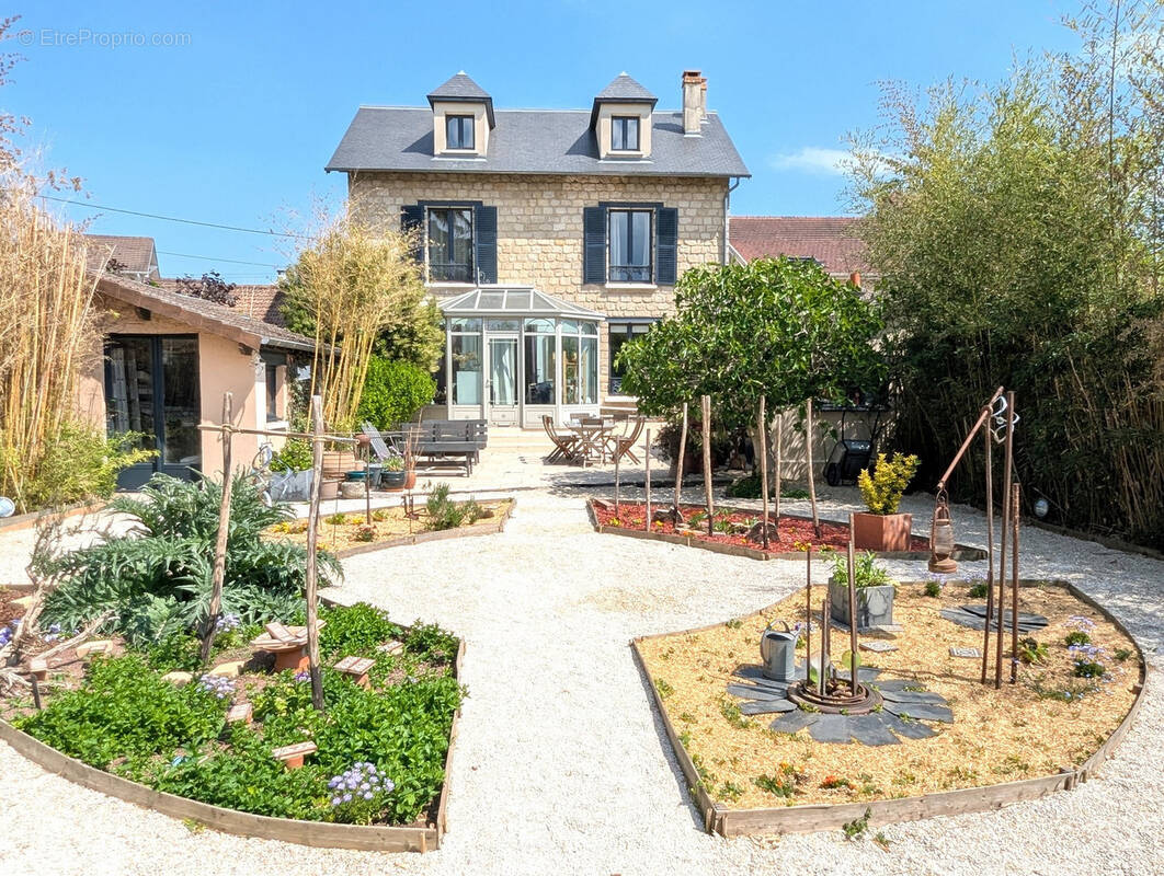 Maison à PONTOISE