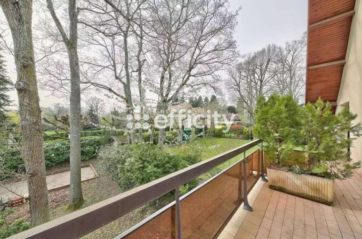 Appartement à JOUY-EN-JOSAS