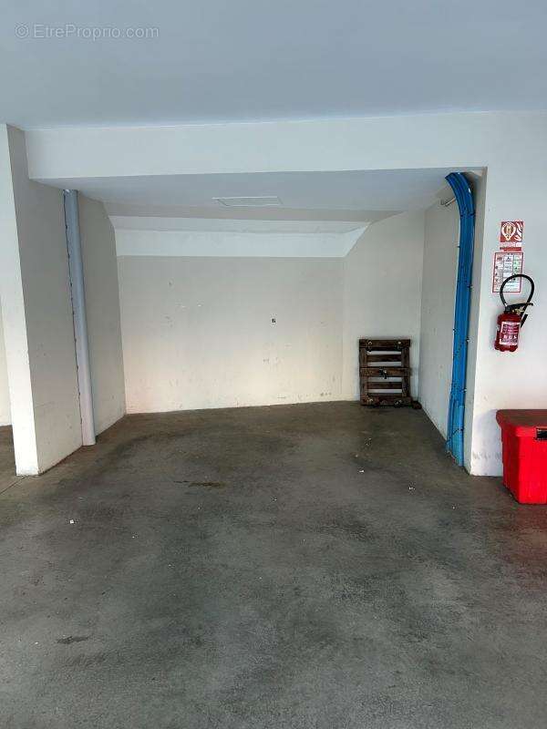 Parking à SAINT-LEU