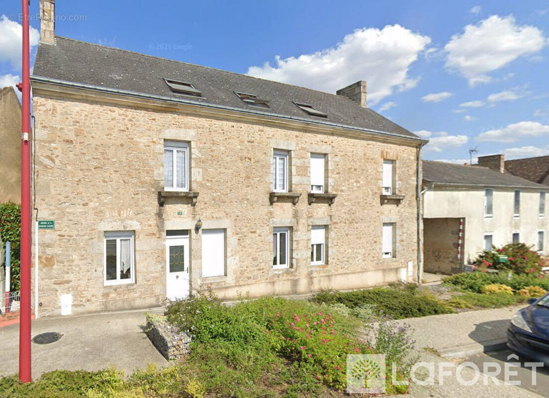 Appartement à FRESNAY-SUR-SARTHE