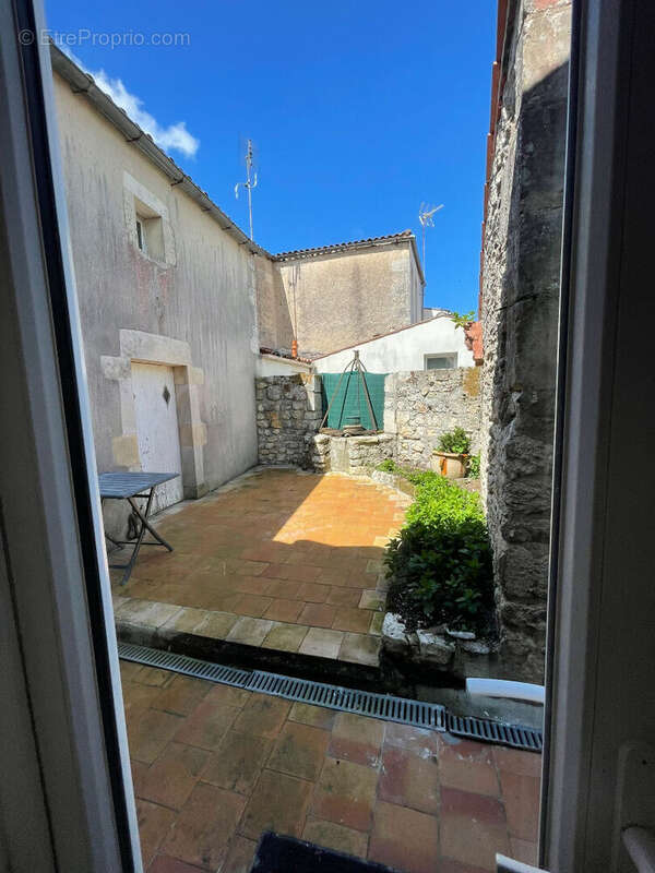 Maison à MARENNES