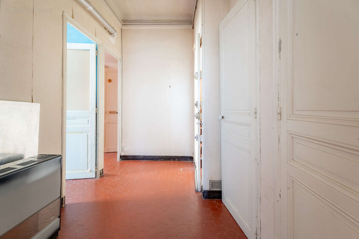 Appartement à MARSEILLE-4E