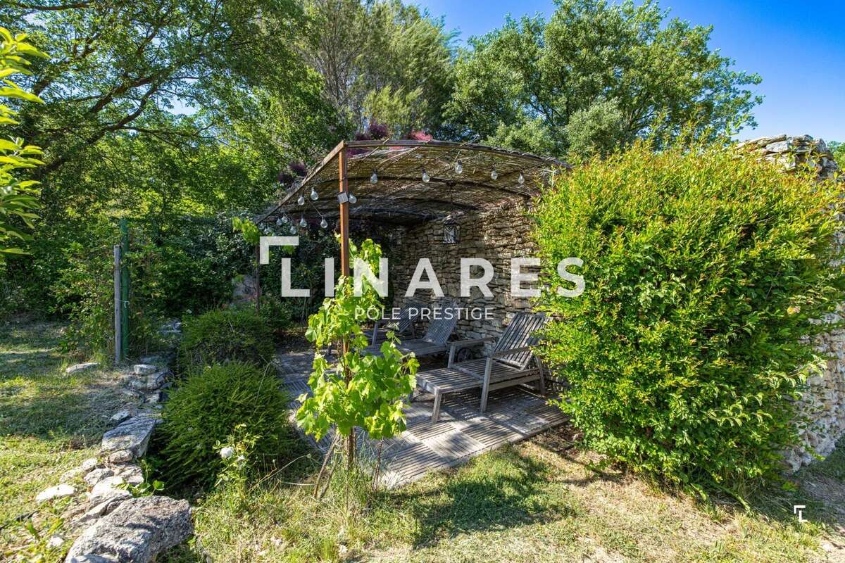 LA BORIE  - Maison provençale T6 de 200m2 avec piscine - 13510 Éguilles - photo 22