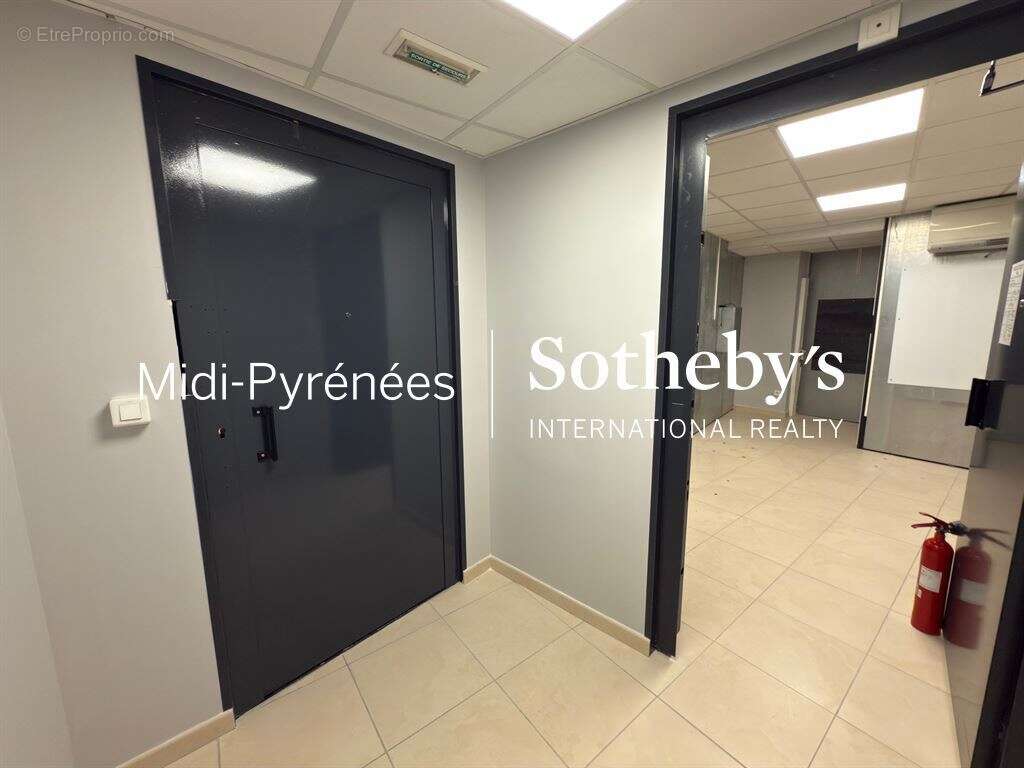 Local commercial ou professionnel, emplacement de choix ! - photo 9
