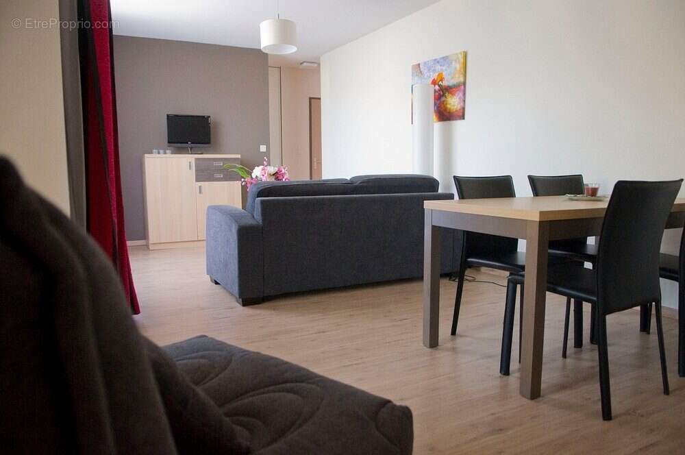 Appartement à ENTRAYGUES-SUR-TRUYERE