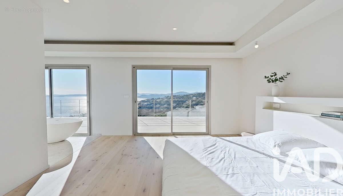 Photo 6 - Maison à LES ISSAMBRES