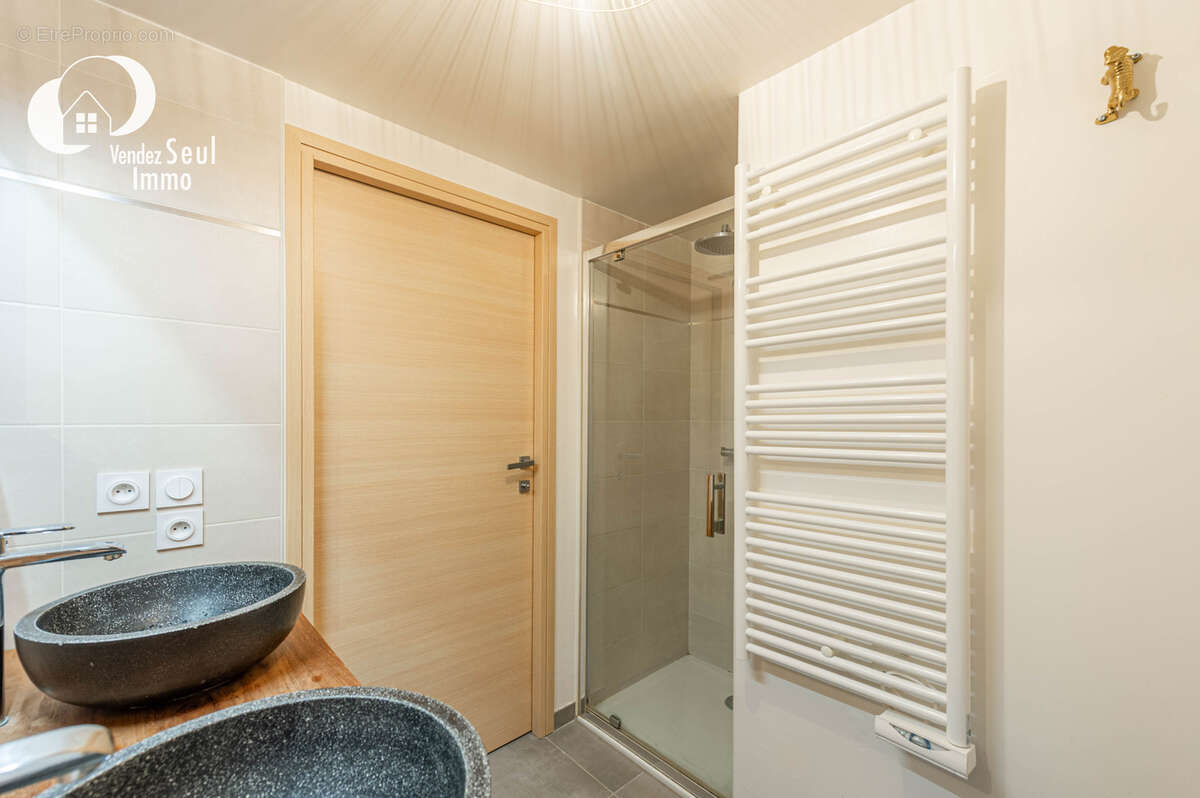 Appartement à POISY