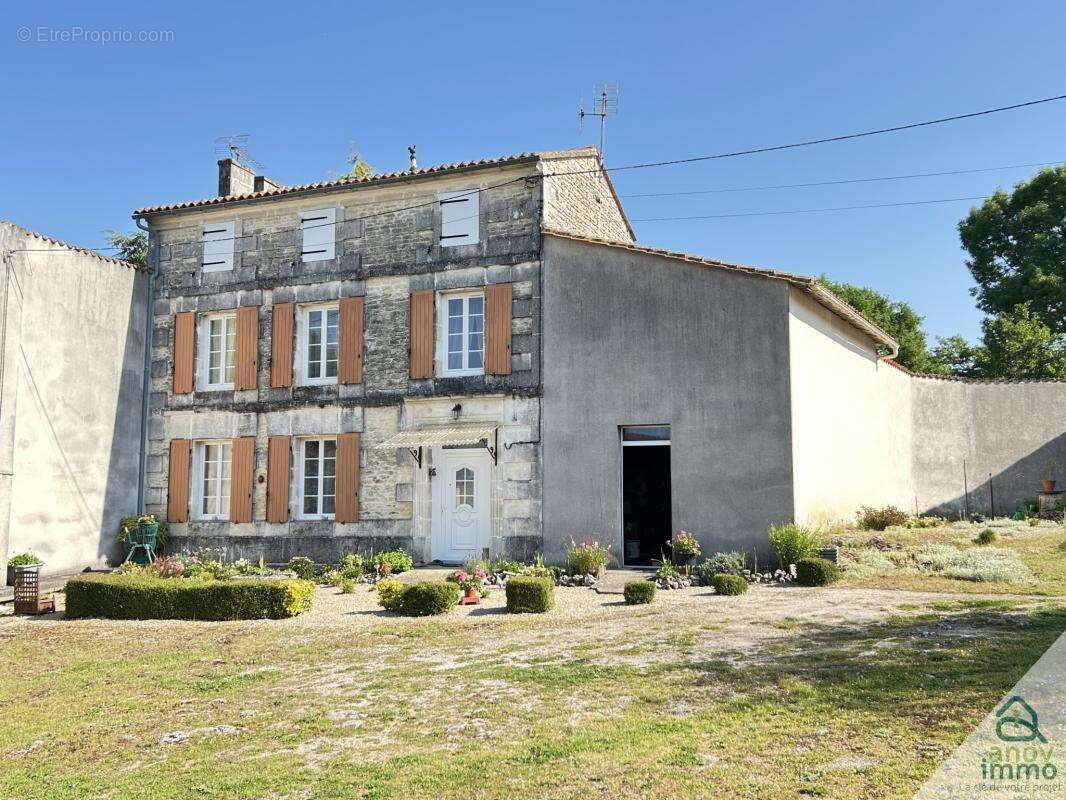 A vendre saint cybardeaux proche rouillac 4 maisons dont 2 l - photo 5