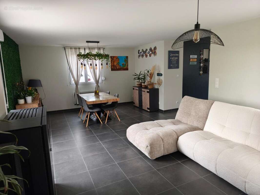 Photo 8 - Maison à ETREILLERS