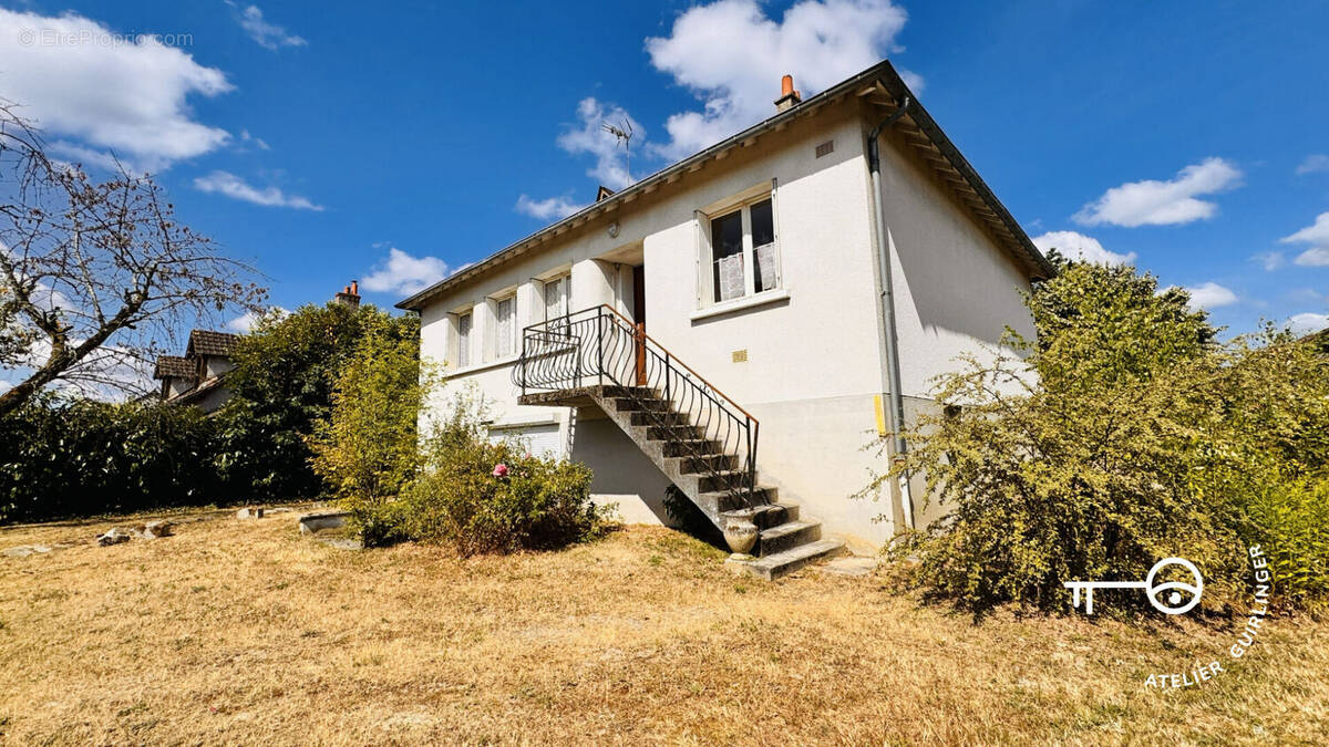 Maison à CHAUMONT-SUR-THARONNE
