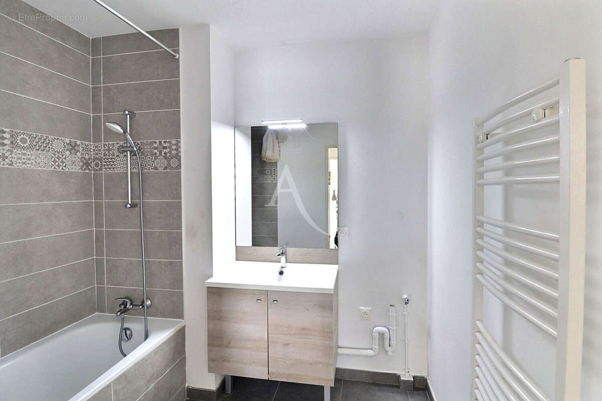 Appartement à MARSEILLE-13E