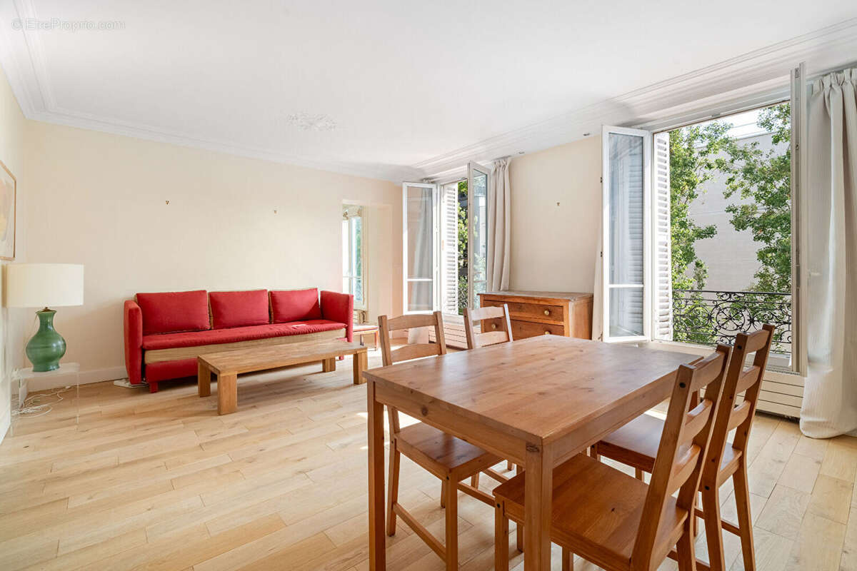 Appartement à PARIS-17E