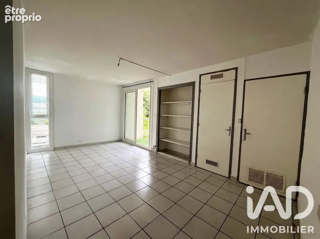 Photo 1 - Appartement à BAGNOLS-SUR-CEZE