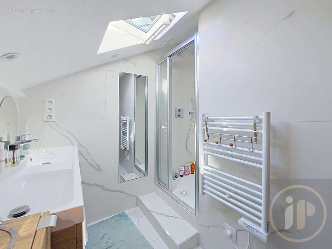 Charme d'une maison de ville et confort d'une rénovation contemporaine - photo 20