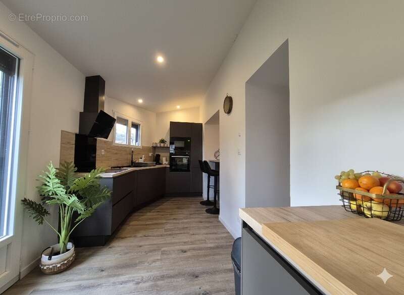 Maison à LES NOUILLERS