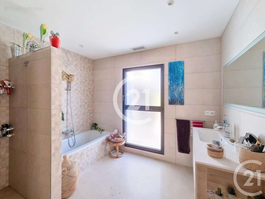 Maison à LATOUR-BAS-ELNE