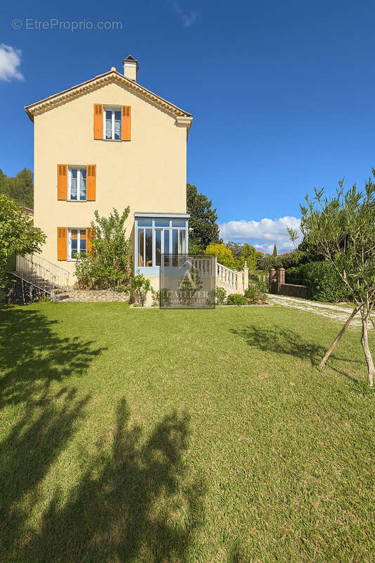 Maison à SOLLIES-TOUCAS