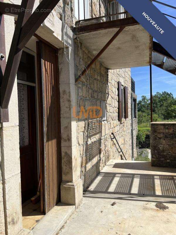 Maison à LABLACHERE