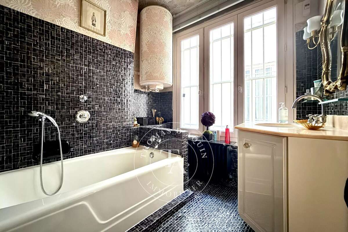 Appartement à PARIS-10E