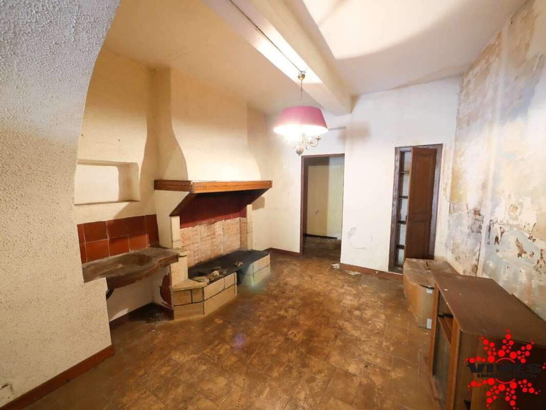 Grande maison de village de caractère  182,5 m² habitables et 310 m² de potentiel  Creissan - photo 7