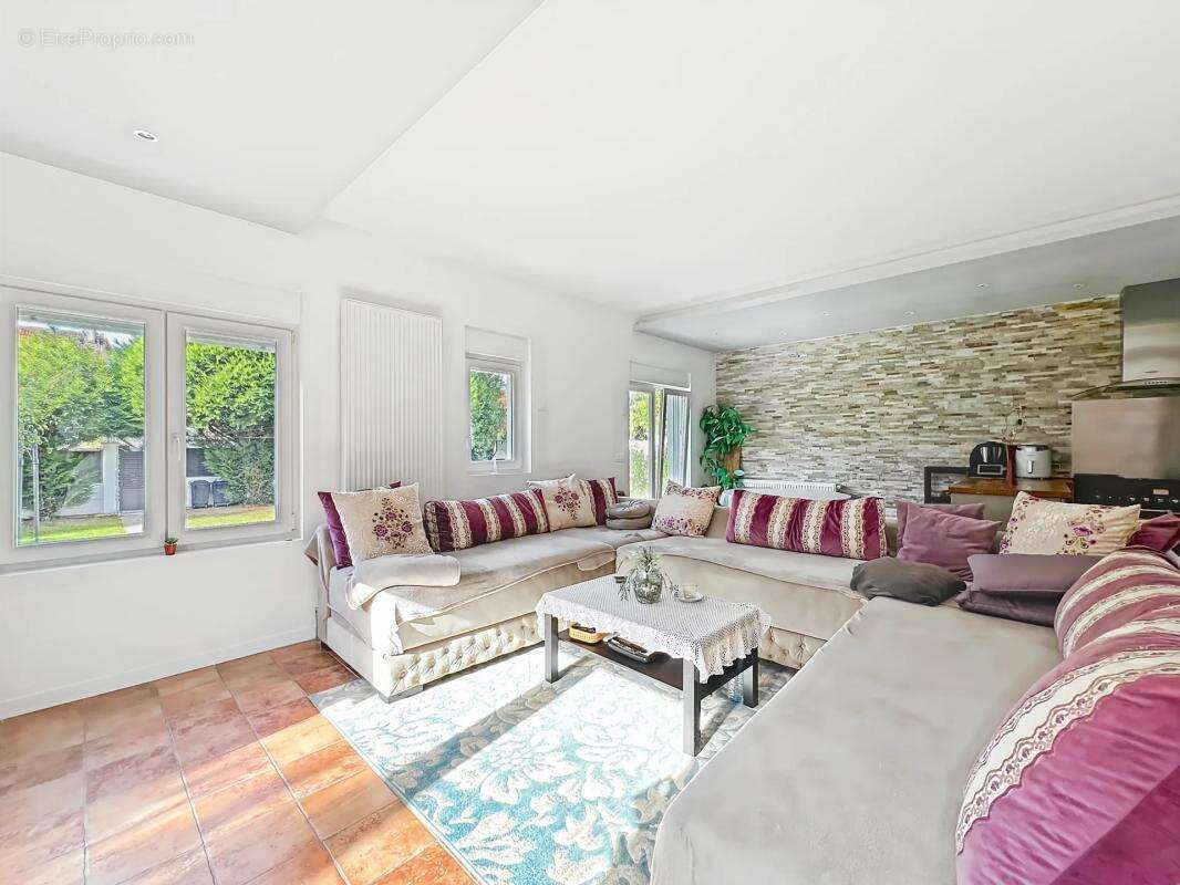 Maison à VAIRES-SUR-MARNE