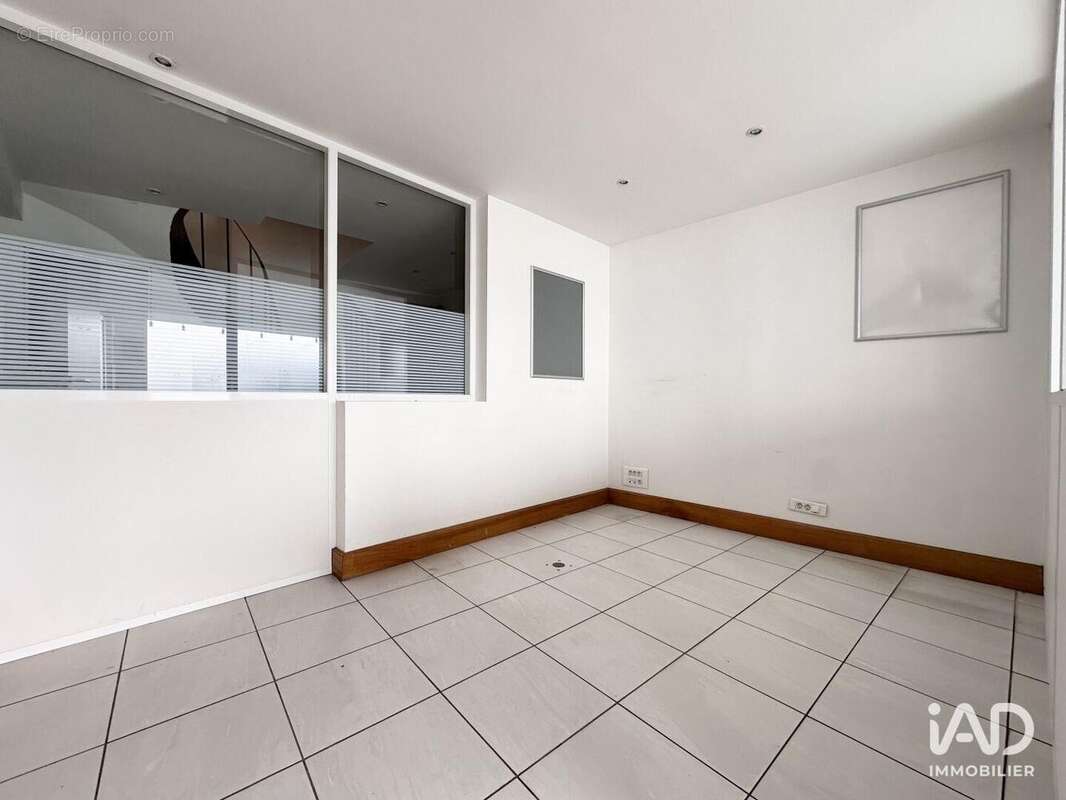 Photo 5 - Commerce à TRAPPES