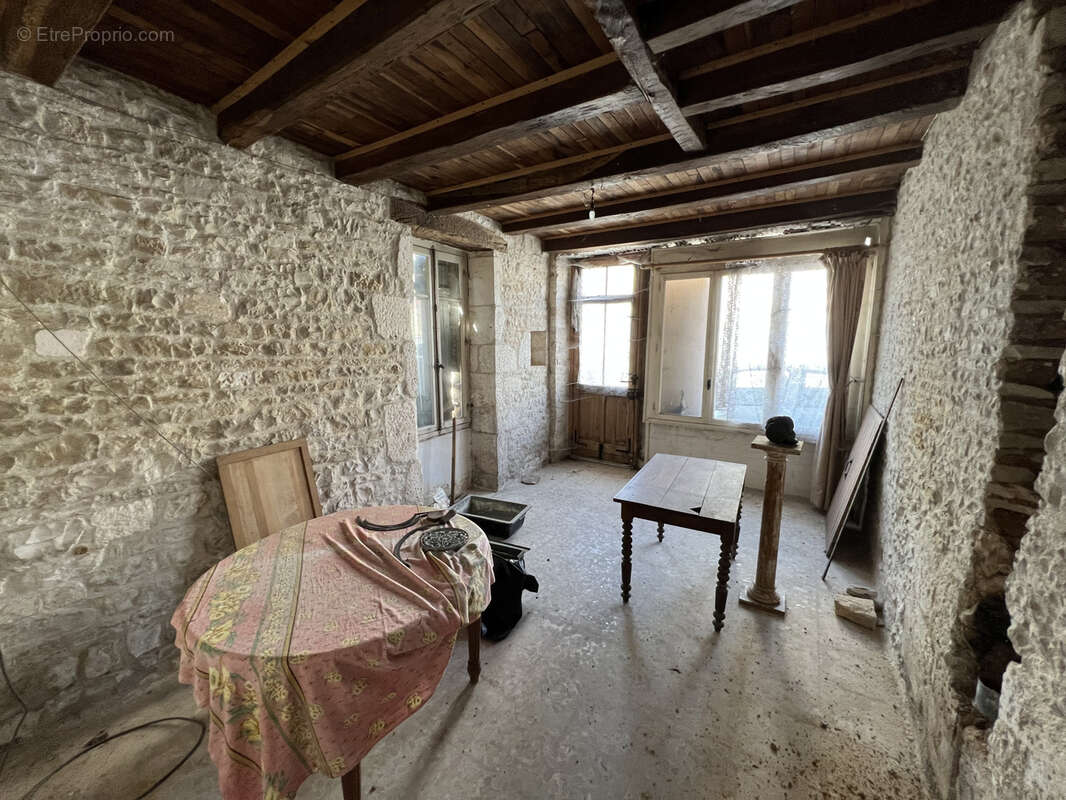 Maison à LES RICEYS