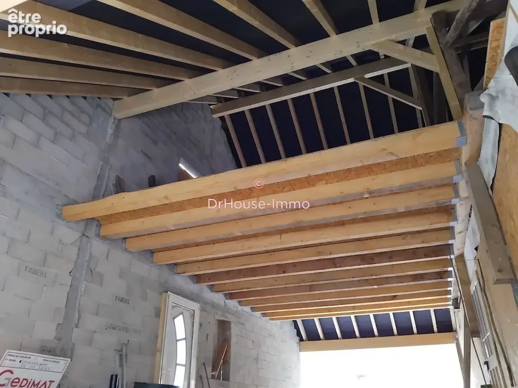 Appartement 266 m² à Saint-Pierre-En-Faucigny  - photo 2
