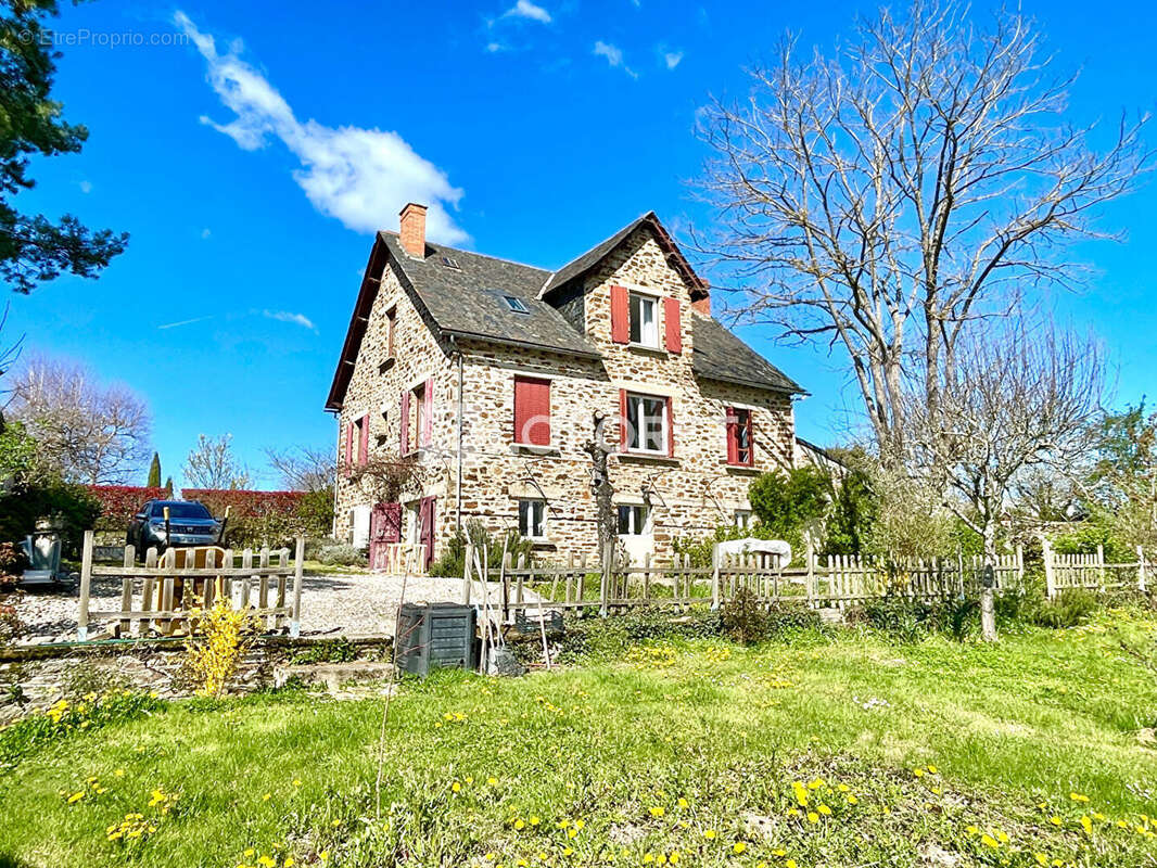 Maison à SAUVETERRE-DE-ROUERGUE