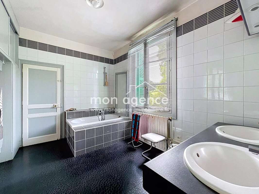 Maison à NEUFCHATEL-EN-BRAY