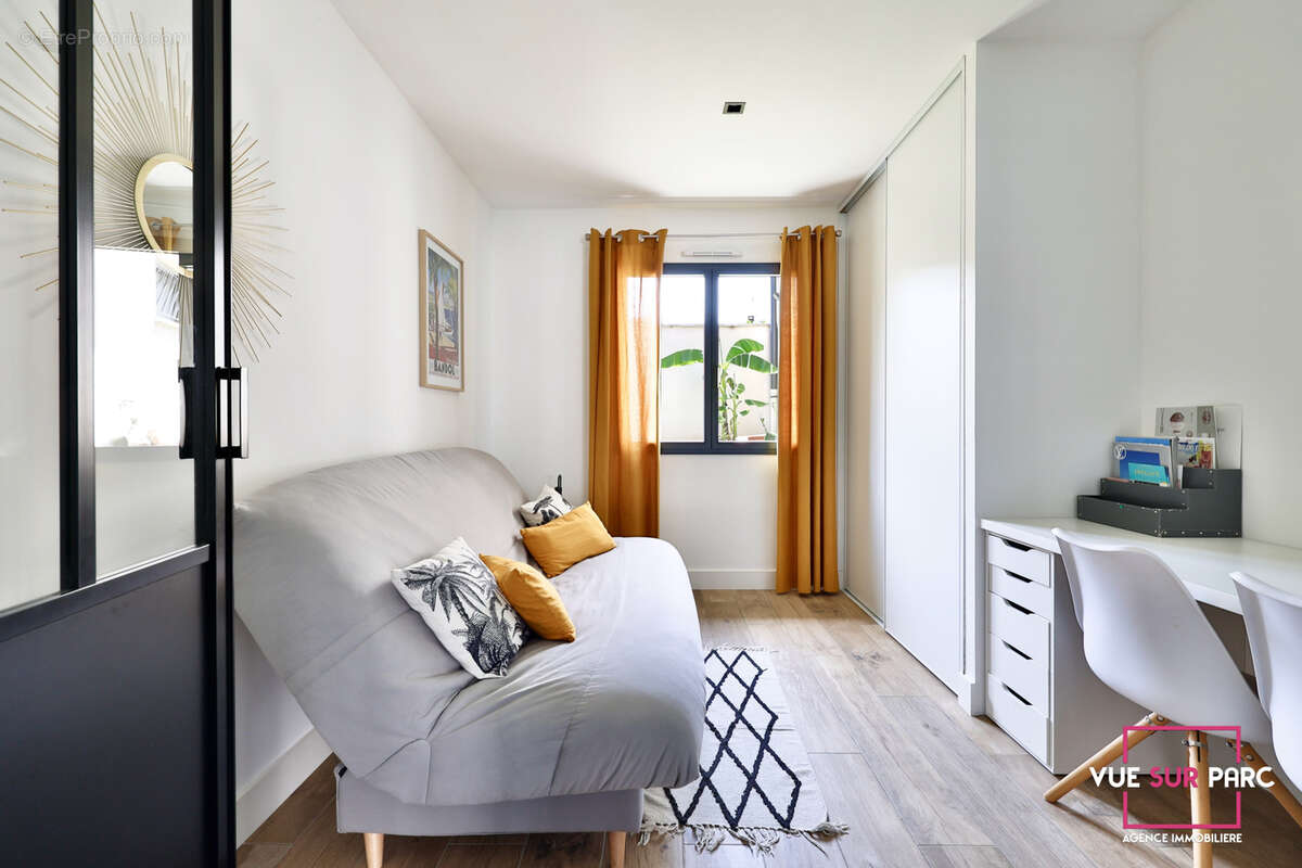 Maison à LA TOUR-DE-SALVAGNY