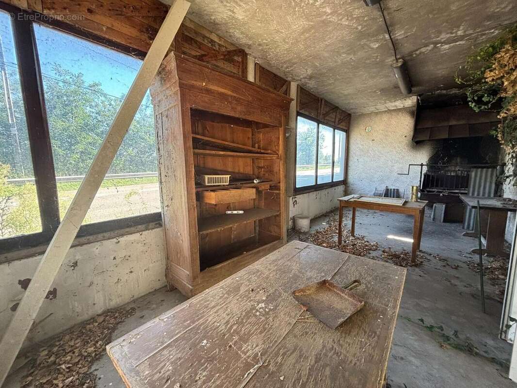 Photo 4 - Commerce à DROITURIER