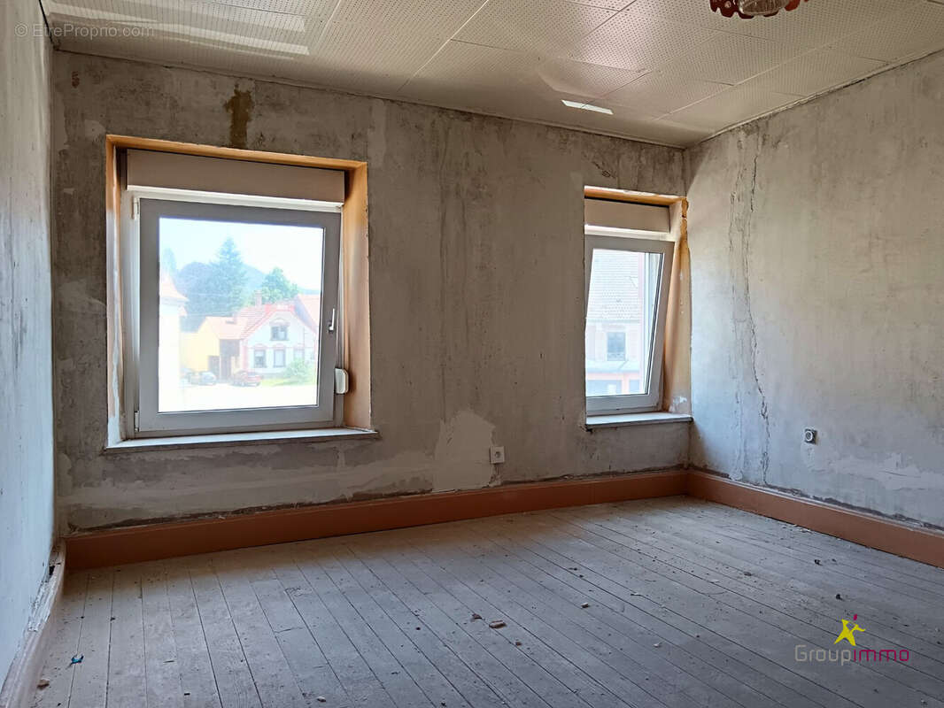 Maison 137 m² à Saales  - photo 9